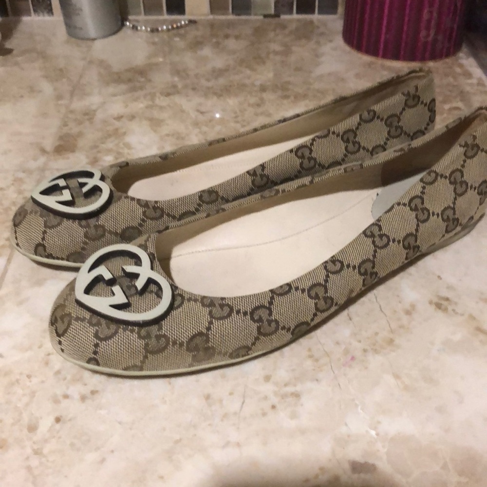 Gucci flats